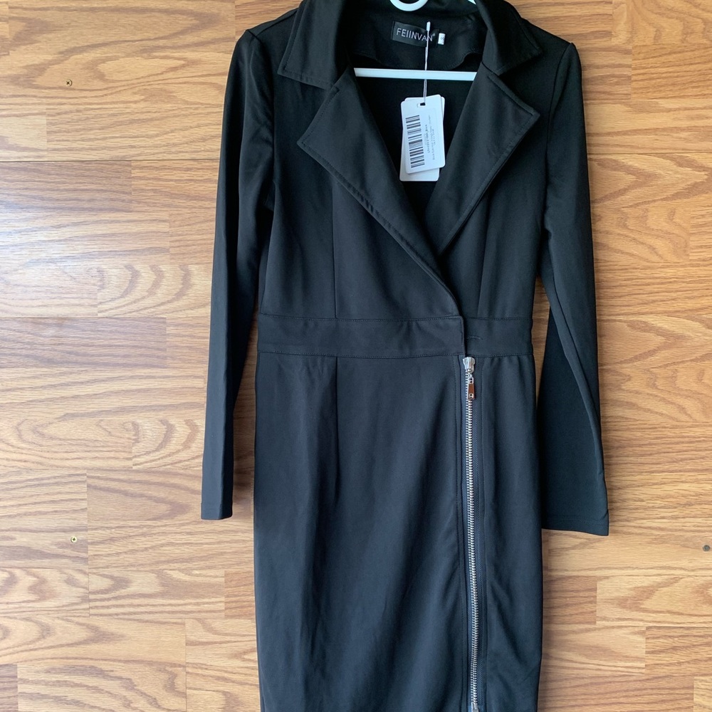 Feiinvan Coeur de Vague Black Split Hem V-Neck Dress Size US 5 Stretch Pencil